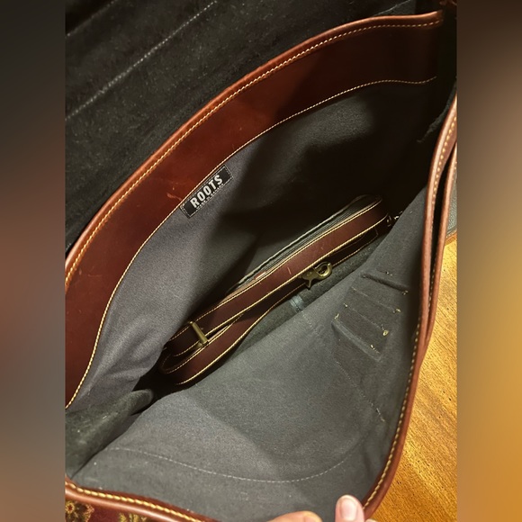 Vintage Roots Leather Briefcase - Picture 4 of 4